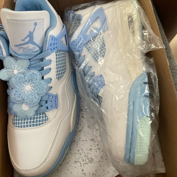 Shoes - Air Jordan 4 Retro "White and Blue"